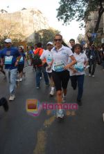 at Standard Chartered Mumbai Marathon 2011 in Mumbai on 16th Jan 2011 (38).JPG