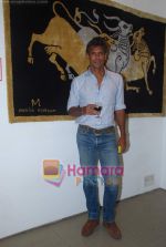 milind soman at group art show hosted by Sunil Sethi in Jehangir Art Gallery on 17th Jan 2011.JPG