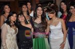 Shama Sikander, Smiley Suri, Yuvika Chaudhary, Aarti Chhabria, Ravee Gupta at Shama Sikandar showcased her Cocktail & Party Collection in Mahim on 20th Jan 2011 (8).JPG