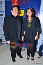 Neetu Singh, Rishi Kapoor at Mijwan show in Trident, Bandra on 23rd Jan 2011 (5).JPG