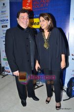 Neetu Singh, Rishi Kapoor at Mijwan show in Trident, Bandra on 23rd Jan 2011 (6).JPG