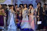 Ranbir Kapoor, Manish Malhotra, Hrithik Roshan, Priyanka Chopra, Lara Dutta, Amrita Rao, Shilpa Shetty, Karan JOhar, Sameera Reddy walk the ramp at Mijwan show in Trident, Bandra on 23rd Jan 2011 (2).JPG