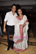 Rani Mukherjee, Shahrukh Khan at Neelam and Sameer_s wedding reception in Mumbai on 24th Jan 2011 (16).JPG