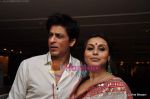 Rani Mukherjee, Shahrukh Khan at Neelam and Sameer_s wedding reception in Mumbai on 24th Jan 2011 (77).JPG