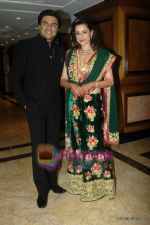 Sameer Soni, Neelam Kothari at Neelam and Sameer_s wedding reception in Mumbai on 24th Jan 2011 (5).JPG