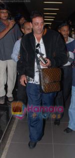 Sanjay Dutt returns from Bangkok in Airport on 24th Jan 2011 (3).JPG