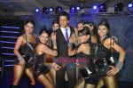 Shahrukh Khan at Zor ka Jhatka bash in J W Marriott, Mumbai on 25th Jan 2011 (36).JPG
