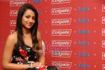 Trisha Krishnan poses with Guinness World Records certificate for Colgate and IDA on 25th Jan 2011 (2).jpg
