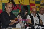 Anupam Kher, Katrina Kaif, Pritish Nandy at Tonite This Savage Rite book launch in Crossword, Mumbai on 27th Jan 2011 (2).JPG