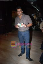 Madhavan at the Premiere of Yeh Saali Zindagi in Cinema , Mumbai on 2nd Feb 2011 (2).JPG
