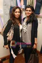 shalini shahani and ashika pahoomul at Denim story store launch in Fort on 2nd Feb 2011.JPG
