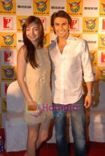Anushka Sharma, Ranveer Singh at Band Baaja Baaraat DVD launch in Korum Mall, Thane, Mumbai on 5th Feb 2011 (26).JPG