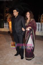 Madhavan at  Imran Khan_s wedding reception in Taj Land_s End on 5th Feb 2011 (82).JPG