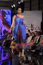 at Gitanjali Tour De India fashion  show in Trident, Mumbai on 6th Feb 2011 (134).JPG