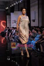 at Gitanjali Tour De India fashion  show in Trident, Mumbai on 6th Feb 2011 (156).JPG