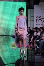 at Gitanjali Tour De India fashion  show in Trident, Mumbai on 6th Feb 2011 (160).JPG