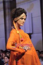 at Gitanjali Tour De India fashion  show in Trident, Mumbai on 6th Feb 2011 (251).JPG
