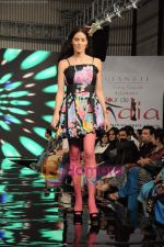 at Gitanjali Tour De India fashion  show in Trident, Mumbai on 6th Feb 2011 (66).JPG