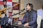 Roop Kumar Rathod at Jagjit Singh_s 70th birthday with a new album release in Mayfair on 8th Feb 2011 (2).JPG