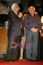 Yash Chopra at Black Comedy presented by Jet Airways in Rang Sharda on 15th Feb 2011 (16).JPG