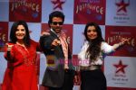 Hrithik Roshan, Farah Khan, Vaibhavi Merchant at the launch of Just Dance show in Filmistan on 17th Feb 2011 (20).JPG