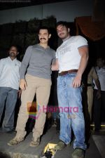 Aamir Khan, Sohail Khan at the Launch of Suzanne Roshan_s The Charcoal Project in Andheri, Mumbai on 27th Feb 2011 (91).JPG