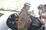 Shahrukh Khan snapped in his Johny depp look in  Domestic Airport, Mumbai on 28th Feb 2011 (2).JPG