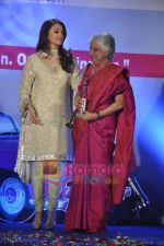 Aishwarya Rai Bachchan at Lavassa Womens car Rally Prize Distribution in Hyatt Regency, Andheri, Mumbai on 4th March 2011 (42).JPG