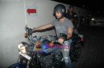 Shahid Kapoor snapped at multiplex in Juhu on 6th March 2011 (5).JPG