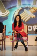 Preity Zinta at Guniess World Records show for Colors in Taj Land_s End on 8th March 2011 (22).JPG