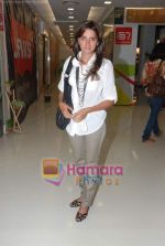 Shruti Seth at Ira Dubey store launch in Andheri on 9th March 2011 (30).JPG