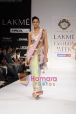 Model walks for Parvesh and Jai at Lakme Fashion Week 2011 Day 1 in Grand Hyatt, Mumbai on 10th March 2011 (33).JPG