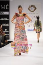 Model walks for Parvesh and Jai at Lakme Fashion Week 2011 Day 1 in Grand Hyatt, Mumbai on 10th March 2011 (37).JPG