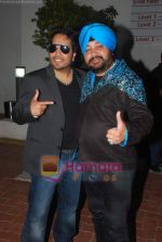 Mika Singh, Daler Mehndi at Big Star IMA Awards red carpet on 11th March 2011 (3).JPG