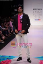Kunal Kapoor walk the ramp for Energie show at Lakme Fashion Week 2011 Day 2 in Grand Hyatt, Mumbai on 12th March 2011 (3).JPG