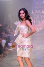 Model walk the ramp for Gauri Nainika show at Lakme Fashion Week 2011 Day 5 in Grand Hyatt, Mumbai on 15th March 2011 (90).JPG
