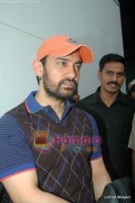  Aamir Khan snapped in funny kiddy pants post ad shoot in Filmistan on 18th March 2011 (5).JPG