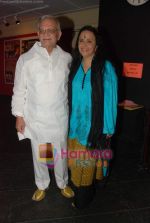 Gulzar, Ila Arun at Rekha Bharadwaj_s play premiere show in Prithvi on 18th March 2011 (2).JPG
