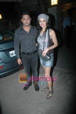 Divya Khosla, Bhushan Kumar at Kangana_s birthday bash in Santacruz on 22nd March 2011 (6).JPG