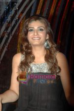 Raveena Tandon on the sets of Star Plus Comedy Ka Maha Muqabla in Malad on 22nd March 2011 (20).JPG