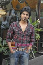 Nikhil Dwivedi unveil Shor in the City first look in  Le Soliel, Juhu, Mumbai on 23rd March 2011 (2).JPG
