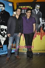 Tusshar Kapoor, Jeetendra unveil Shor in the City first look in  Le Soliel, Juhu, Mumbai on 23rd March 2011 (4).JPG