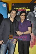 Tusshar Kapoor, Jeetendra unveil Shor in the City first look in  Le Soliel, Juhu, Mumbai on 23rd March 2011 (6).JPG