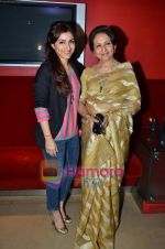 Sharmila Tagore, Soha Ali Khan at Life Goes On film screening in PVR on 24th March 2011 (2).JPG