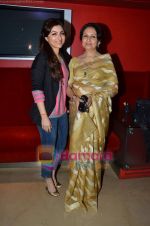 Sharmila Tagore, Soha Ali Khan at Life Goes On film screening in PVR on 24th March 2011 (7).JPG