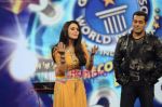 Preity Zinta, Salman Khan on the sets of Guinness World Records in R K Studios on 26th March 2011 (2).JPG