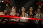 Mugdha Godse, Shweta Tiwari at Jeeva spa launch i Vashi on 27th March 2011 (3).JPG