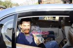 Aamir Khan leave for Mohali for cricket match on 30th March 2011 (15).JPG