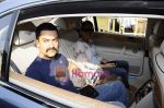 Aamir Khan leave for Mohali for cricket match on 30th March 2011 (16).JPG