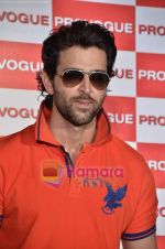 Hrithik Roshan launch Provogue_s new Spring Summer catalogue in Novotel on 2nd April 2011 (21).JPG